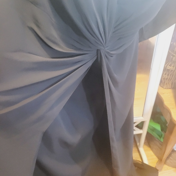 Gown - Picture 6 of 16